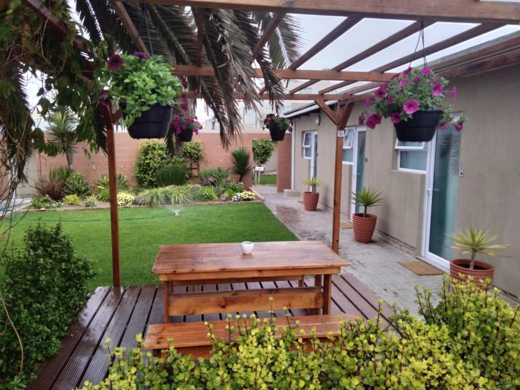 The Mole Guesthouse Swakopmund Ngoại thất bức ảnh
